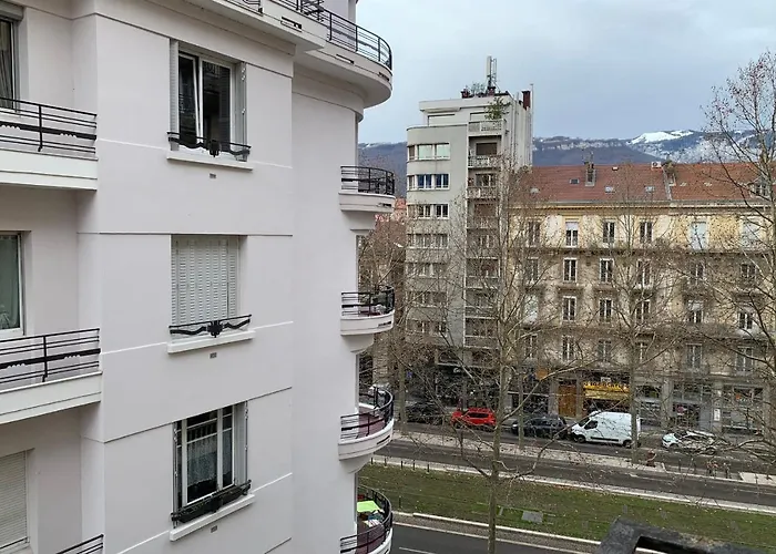 #J0 The Sweet Jaures Spacious T4 City Centre Tramway Balcony